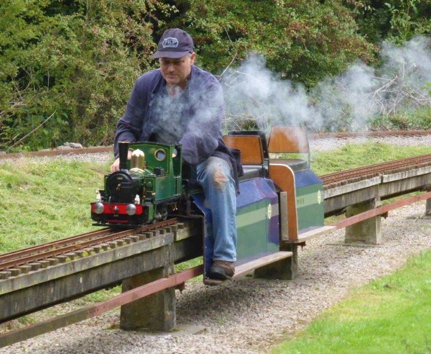 Dave Marshall driving Neil Mortimer's 5" gauge Polly 'Endeavour'